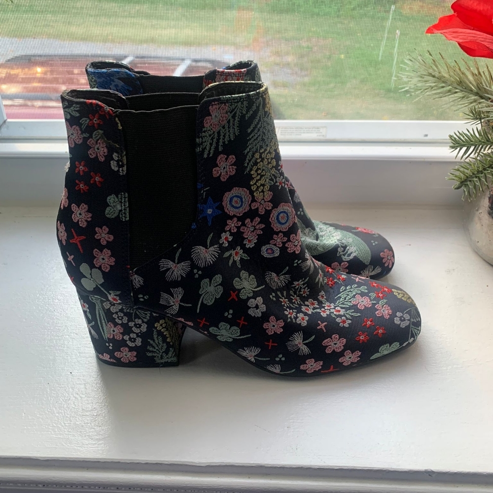 Shoe